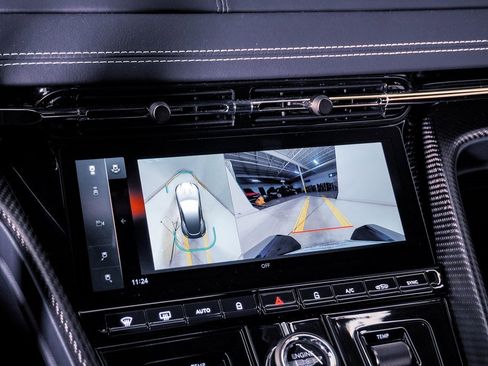 Used 2024 Aston Martin DB12 Coupe image 30