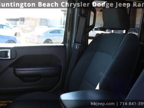 Used 2021 Jeep Wrangler Unlimited Sport image 31