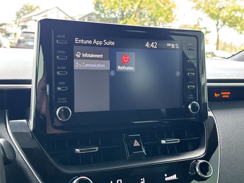 Used 2019 Toyota Corolla SE FWD image 19