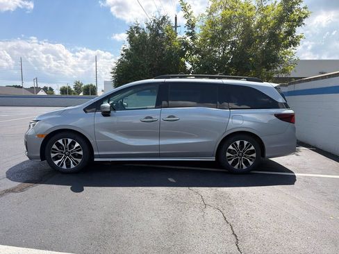 Certified 2025 Honda Odyssey Elite image 2