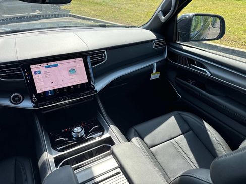 New 2026 Jeep Grand Wagoneer Limited AWD/4WD image 24