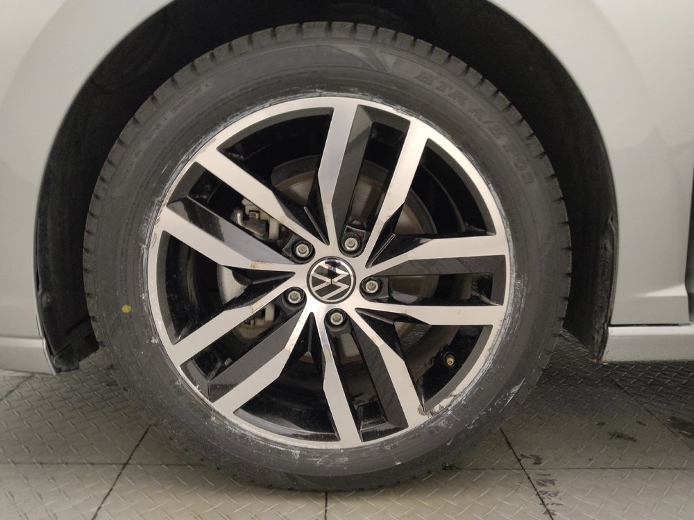 Used 2025 Volkswagen Jetta SE FWD image 31