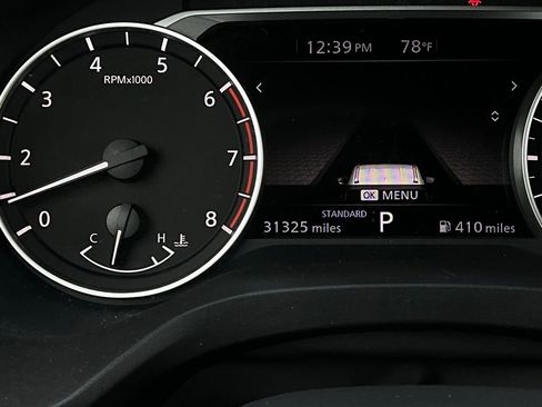 Used 2025 Nissan Rogue SV image 38