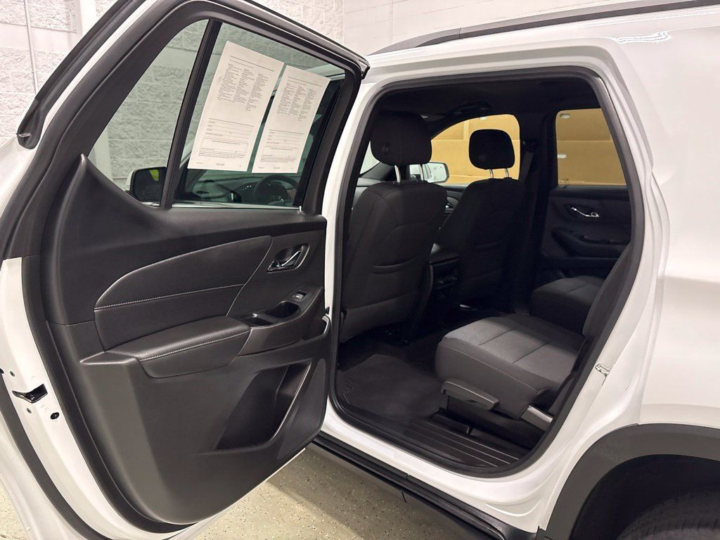 Used 2023 Chevrolet Traverse LT AWD/4WD image 31