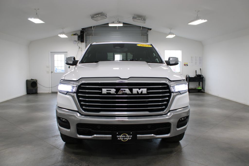 Used 2025 RAM 1500 Laramie AWD/4WD image 3