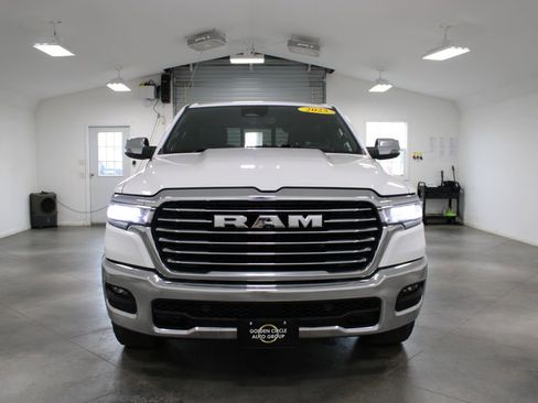 Used 2025 RAM 1500 Laramie AWD/4WD image 3