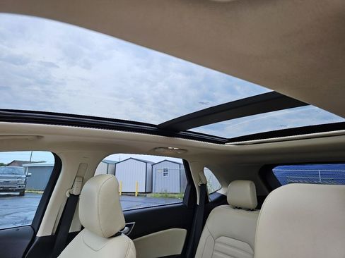 Used 2020 Ford Edge SEL w/ Convenience Package AWD/4WD image 9