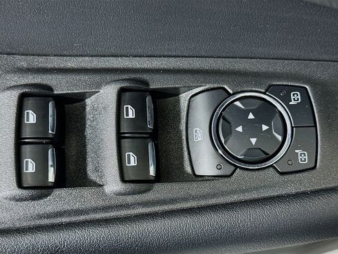 Used 2023 Ford Edge SEL image 15