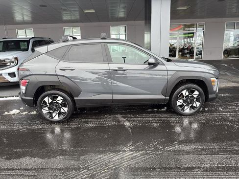 Used 2025 Hyundai Kona SEL image 3