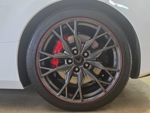 Used 2023 Chevrolet Corvette Stingray Preferred Cpe w/ Z51 Performance Package RWD image 8