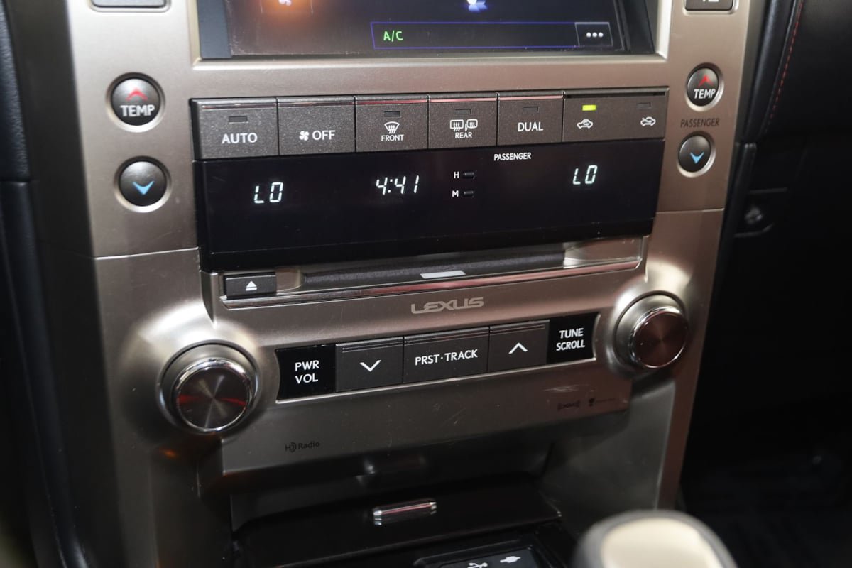 Used 2021 Lexus GX 460 w/ Accessory Package AWD/4WD image 28