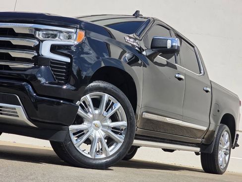 Used 2024 Chevrolet Silverado 1500 High Country w/ High Country Premium Package image 8