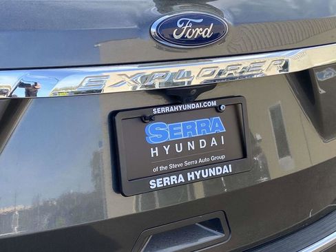 Used 2018 Ford Explorer XLT w/ Equipment Group 201A image 10