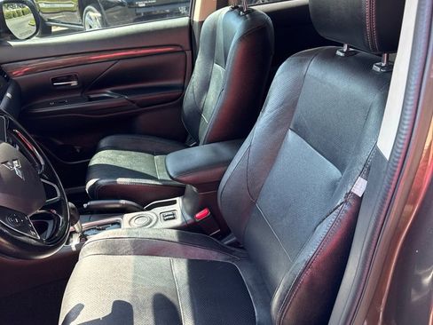 Used 2016 Mitsubishi Outlander SEL FWD image 6