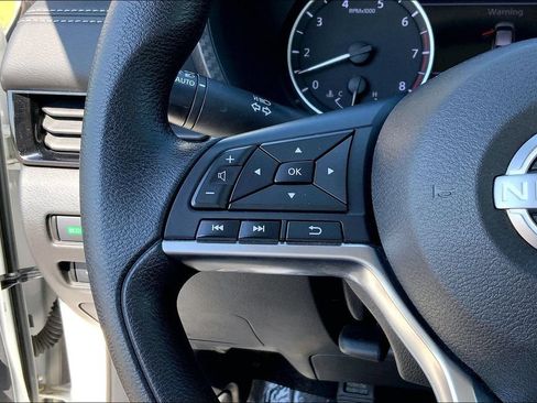 Used 2024 Nissan Sentra SV FWD image 18