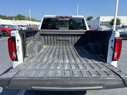 Used 2023 GMC Sierra 1500 AT4 w/ AT4 Premium Package AWD/4WD image 9