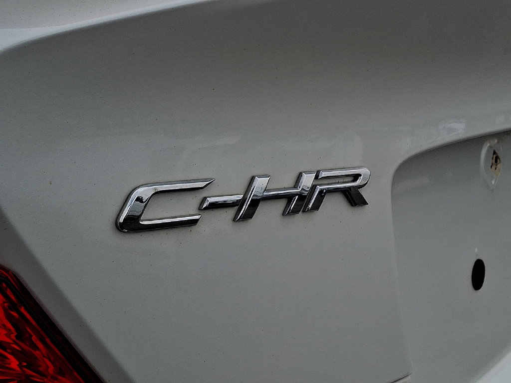 Used 2019 Toyota C-HR XLE FWD image 29