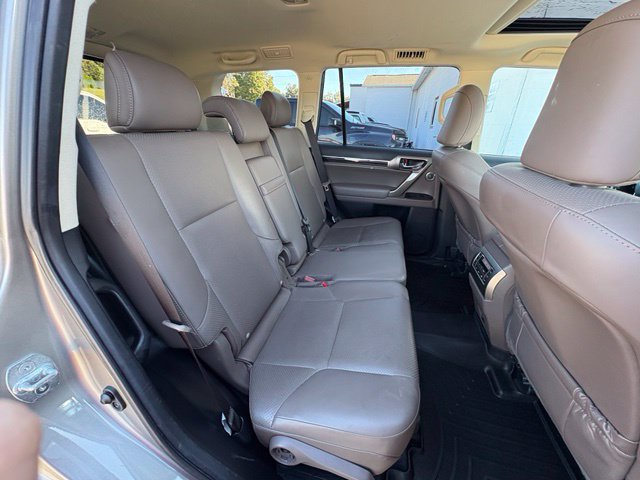 Used 2020 Lexus GX 460 Luxury w/ Accessory Package AWD/4WD image 34