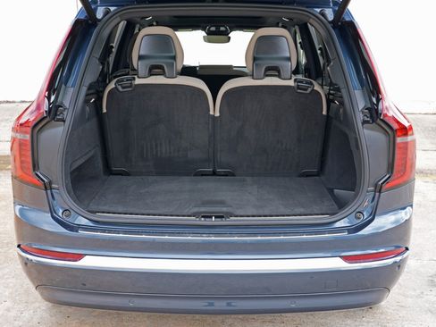 Used 2025 Volvo XC90 T8 Plus w/ Protection Package Premier AWD/4WD image 10