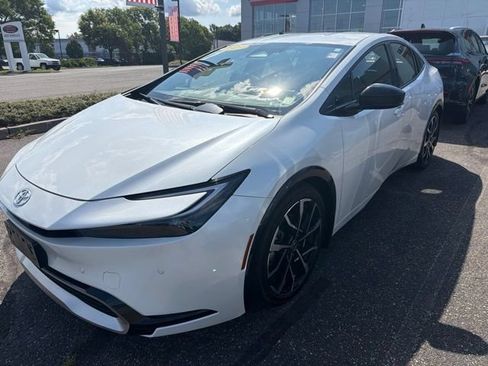 Certified 2023 Toyota Prius Prime FWD image 1