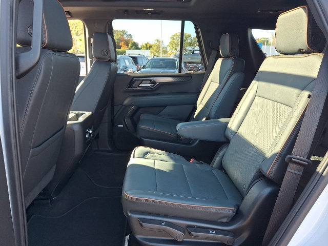 Used 2026 GMC Yukon AT4 AWD/4WD image 17