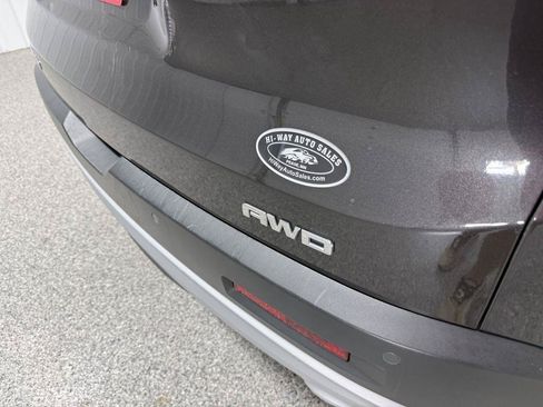 Used 2019 GMC Acadia SLE w/ LPO, Black Accent Package AWD/4WD image 7