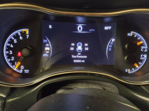 Used 2016 Jeep Grand Cherokee Limited 75th Anniversary image 23