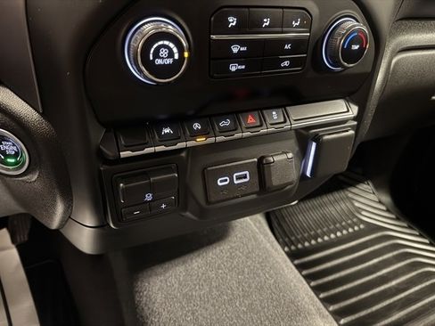 Used 2023 Chevrolet Silverado 1500 Custom image 23
