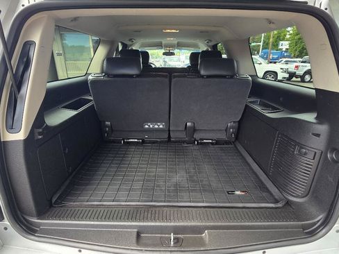 Used 2012 Chevrolet Suburban LT w/ Luxury Package AWD/4WD image 21
