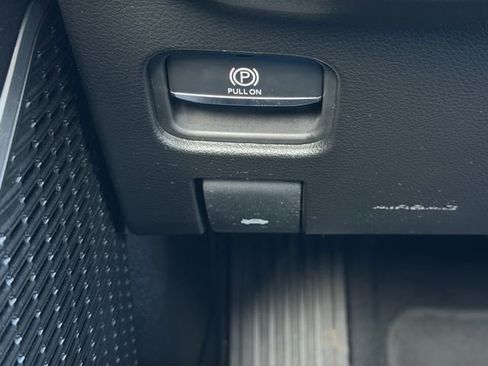 Used 2023 Jeep Grand Cherokee Limited w/ Luxury Tech Group II image 20