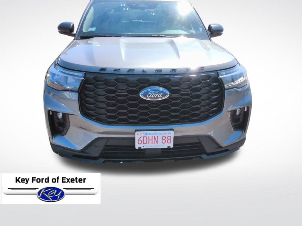 Used 2025 Ford Explorer ST-Line AWD/4WD image 3