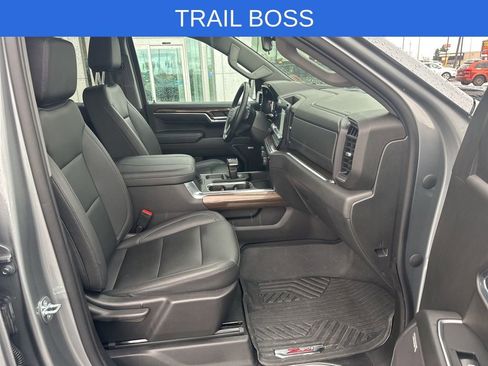 Used 2023 Chevrolet Silverado 1500 LT Trail Boss w/ Convenience Package II AWD/4WD image 7
