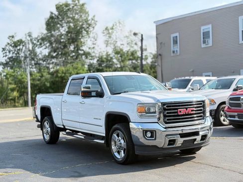 Used 2016 GMC Sierra 2500 SLT w/ Duramax Plus Package AWD/4WD image 4