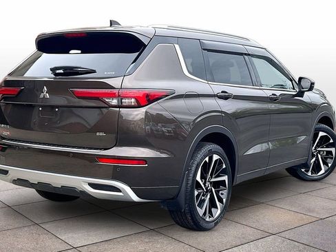 Used 2023 Mitsubishi Outlander SEL AWD/4WD image 12