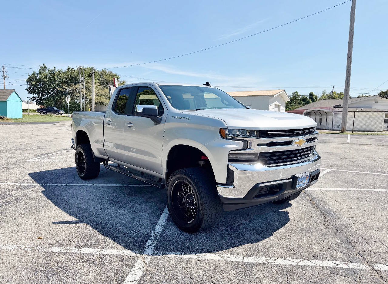 Used 2020 Chevrolet Silverado 1500 LT w/ Trailering Package AWD/4WD image 3