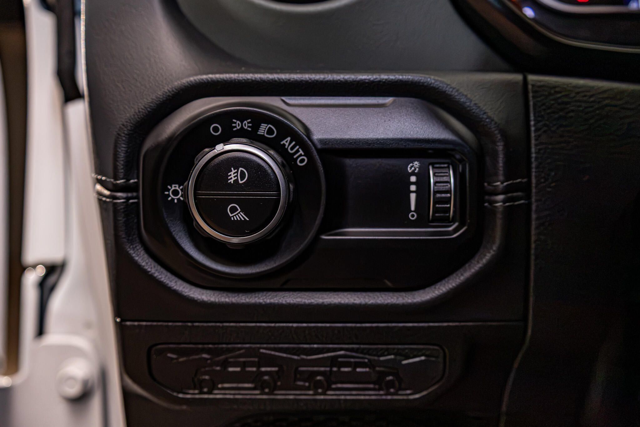 Used 2024 Jeep Gladiator Mojave AWD/4WD image 19
