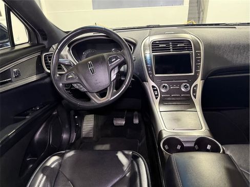 Used 2017 Lincoln MKX Reserve image 17