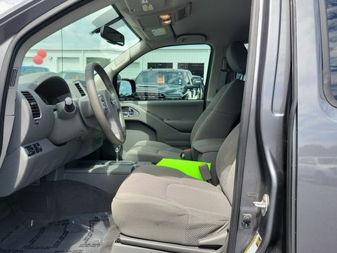 Used 2021 Nissan Frontier SV RWD image 21