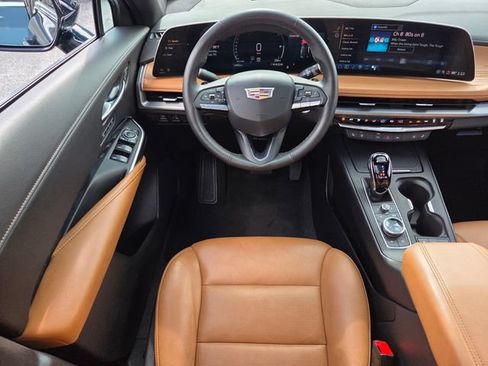 Used 2025 Cadillac XT4 Premium Luxury FWD image 12