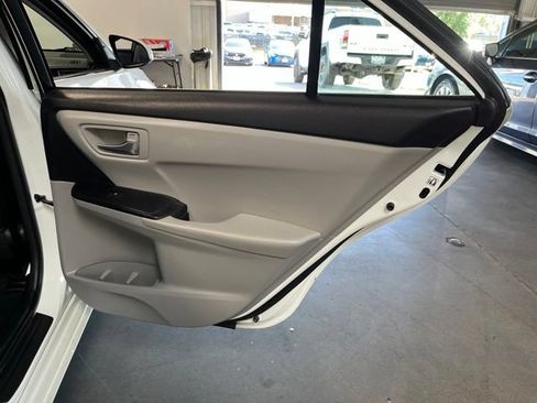 Used 2016 Toyota Camry SE FWD image 15
