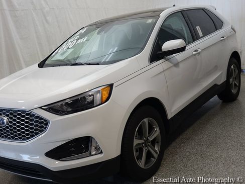 Used 2024 Ford Edge SEL w/ Convenience Package AWD/4WD image 4