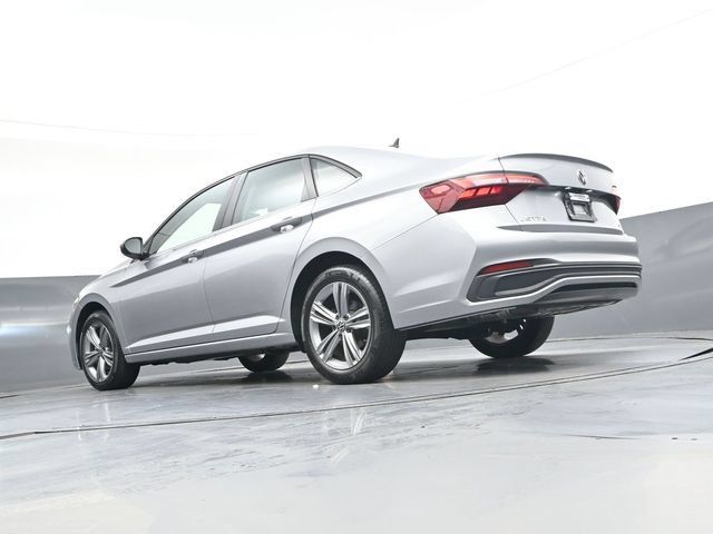 Used 2024 Volkswagen Jetta SE FWD image 35