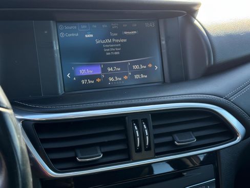 Used 2018 INFINITI QX30 Premium image 15