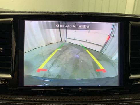 Used 2025 Chrysler Pacifica Limited FWD image 33