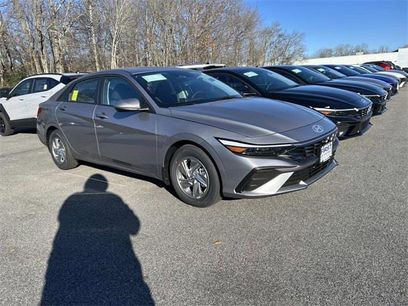 New 2026 Hyundai Elantra SE