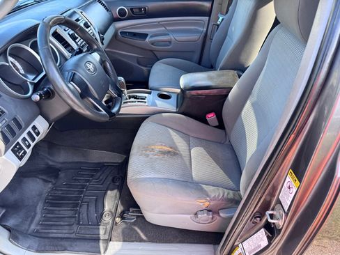 Used 2012 Toyota Tacoma 4x4 Access Cab w/ SR5 Pkg image 9