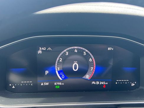 Used 2025 Volkswagen Jetta SE FWD image 17