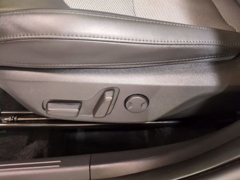 Certified 2023 Kia Niro EX image 17