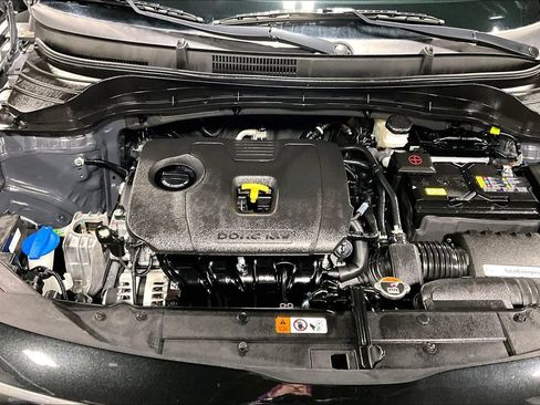 Used 2025 Kia Soul LX w/ LX Technology Package FWD image 11