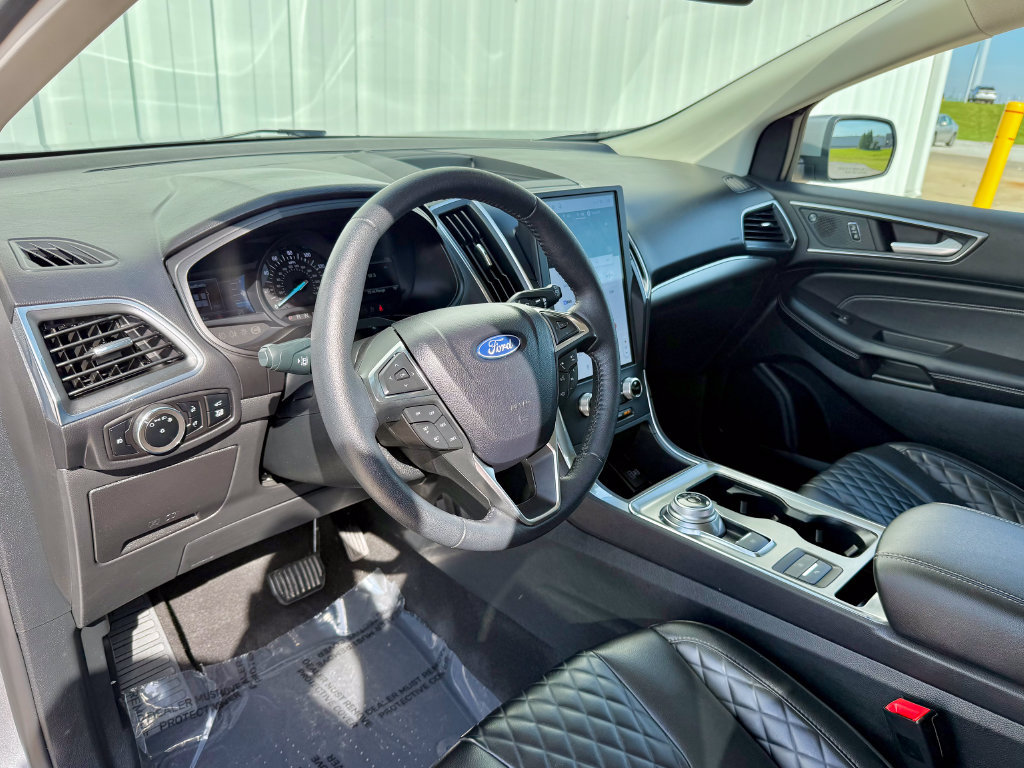 Certified 2024 Ford Edge Titanium AWD/4WD image 10